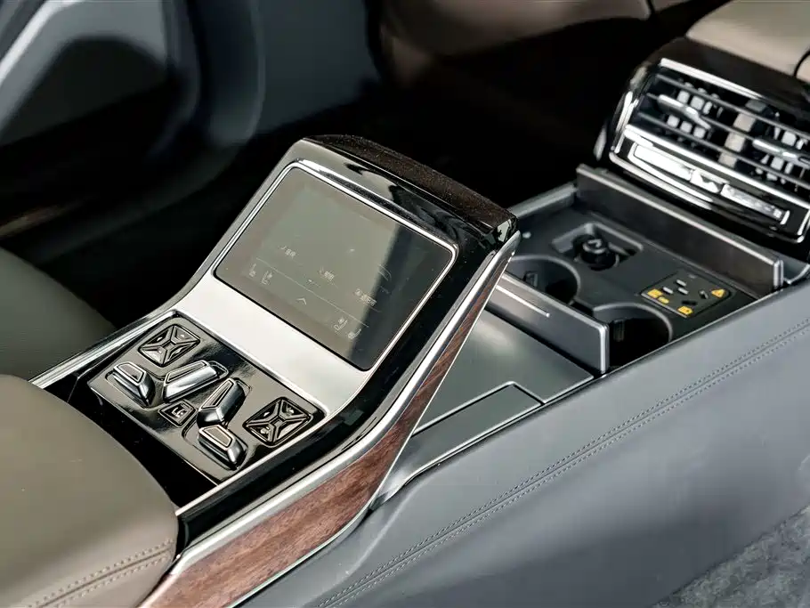 Audi A8 2022 A8L 55 TFSI quattro Premium Collector's Edition фото 24