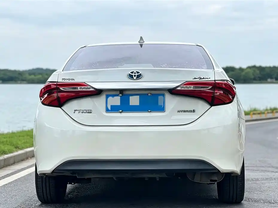 Toyota Levin 2016 Hybrid 1.8H GS E-CVT Elite Sunroof фото 4
