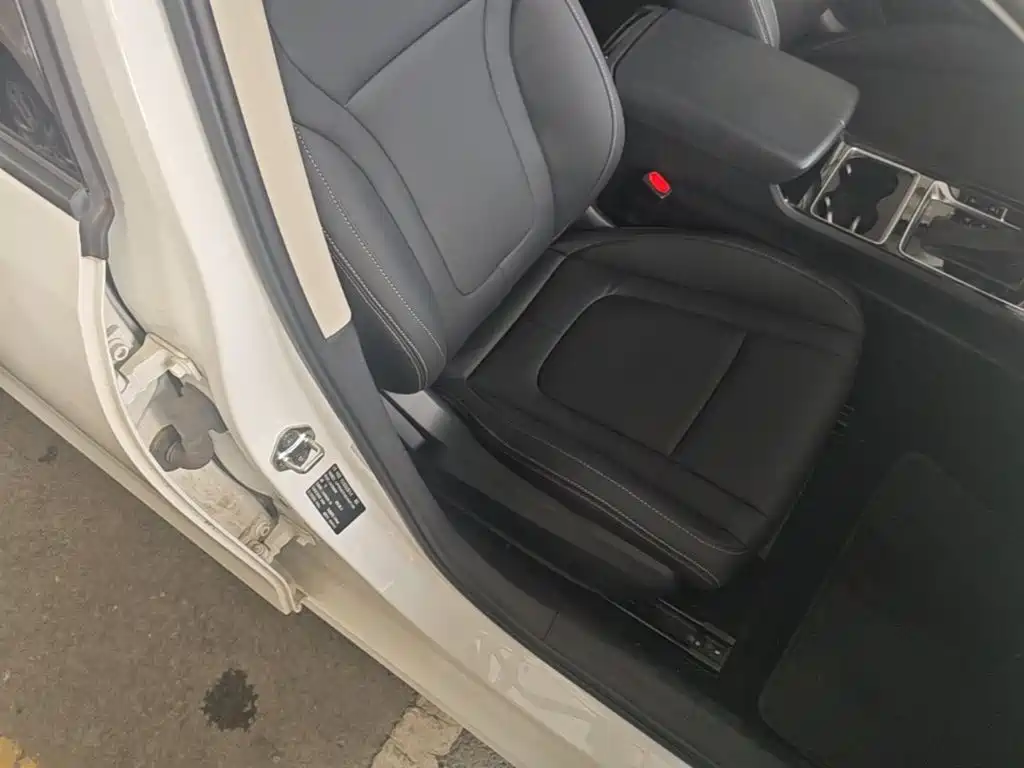 Besturn B70 2024 2022 3rd Gen 1.5T Auto Joy Edition