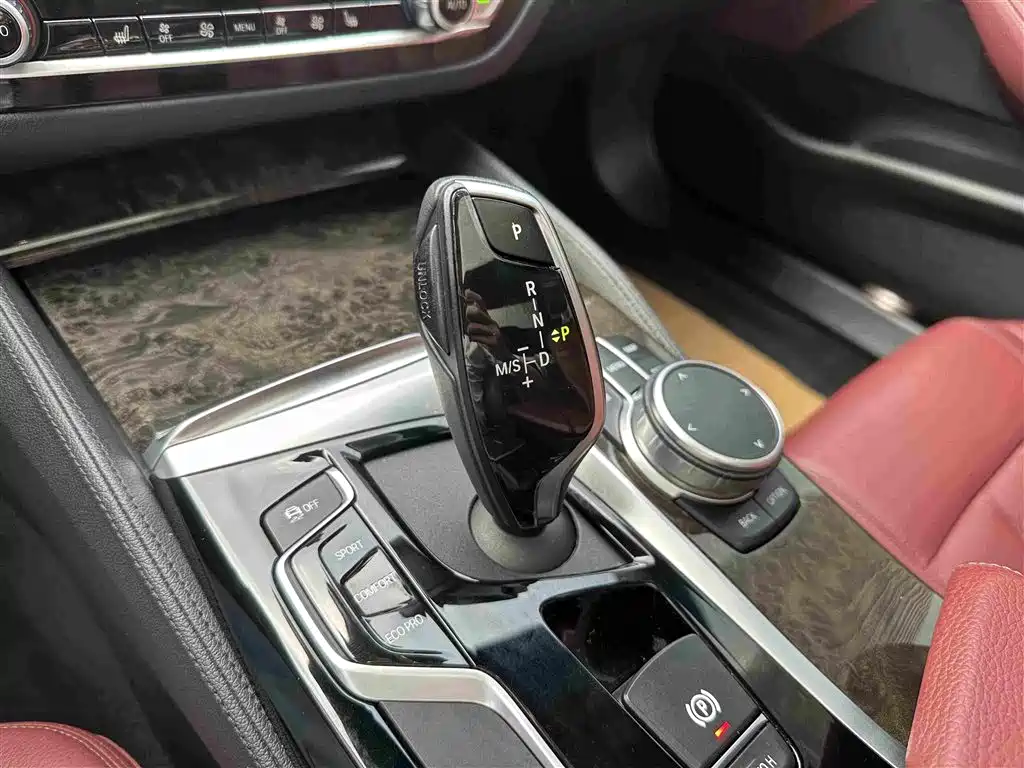 Photo 14 - BMW 5 Series
