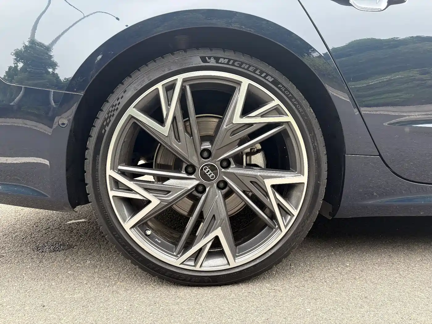 Фото 15 - Audi A7L