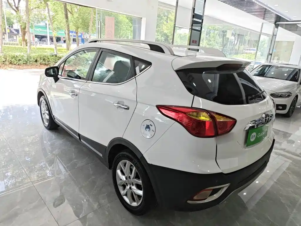 JAC Motors Refine S3 2015 2014 1.5L CVT Luxury