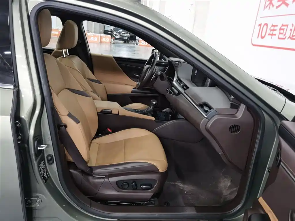 Lexus ES 2020 200 Excellence фото 23