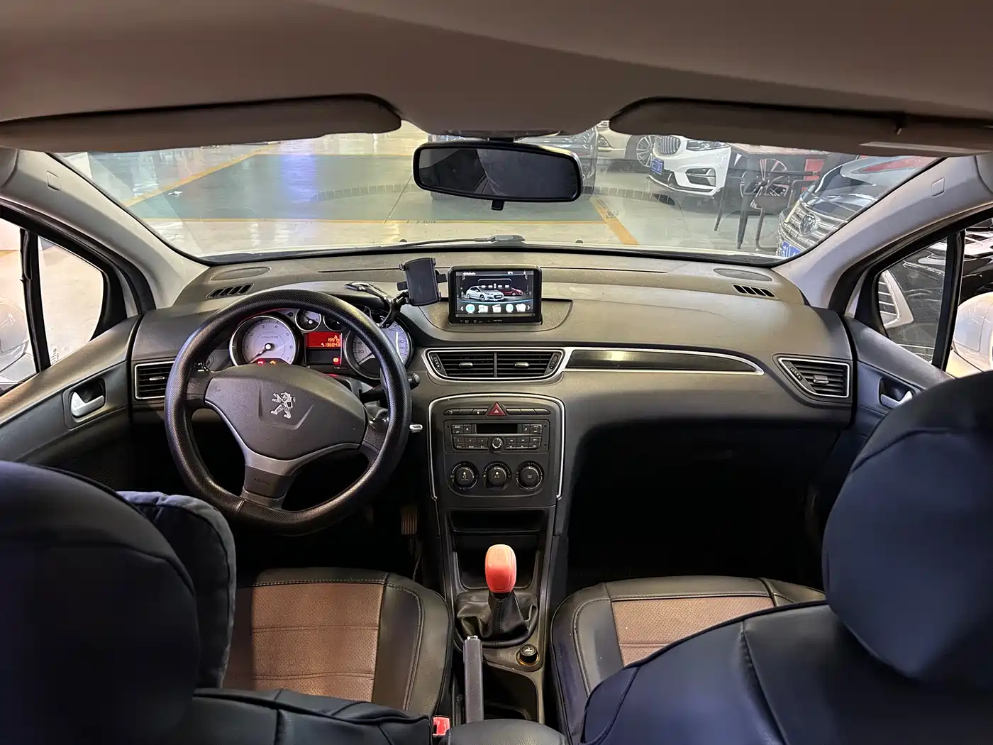 Peugeot 308 2014 Model Joy Edition Classic 1.6L Manual Superior Style фото 9