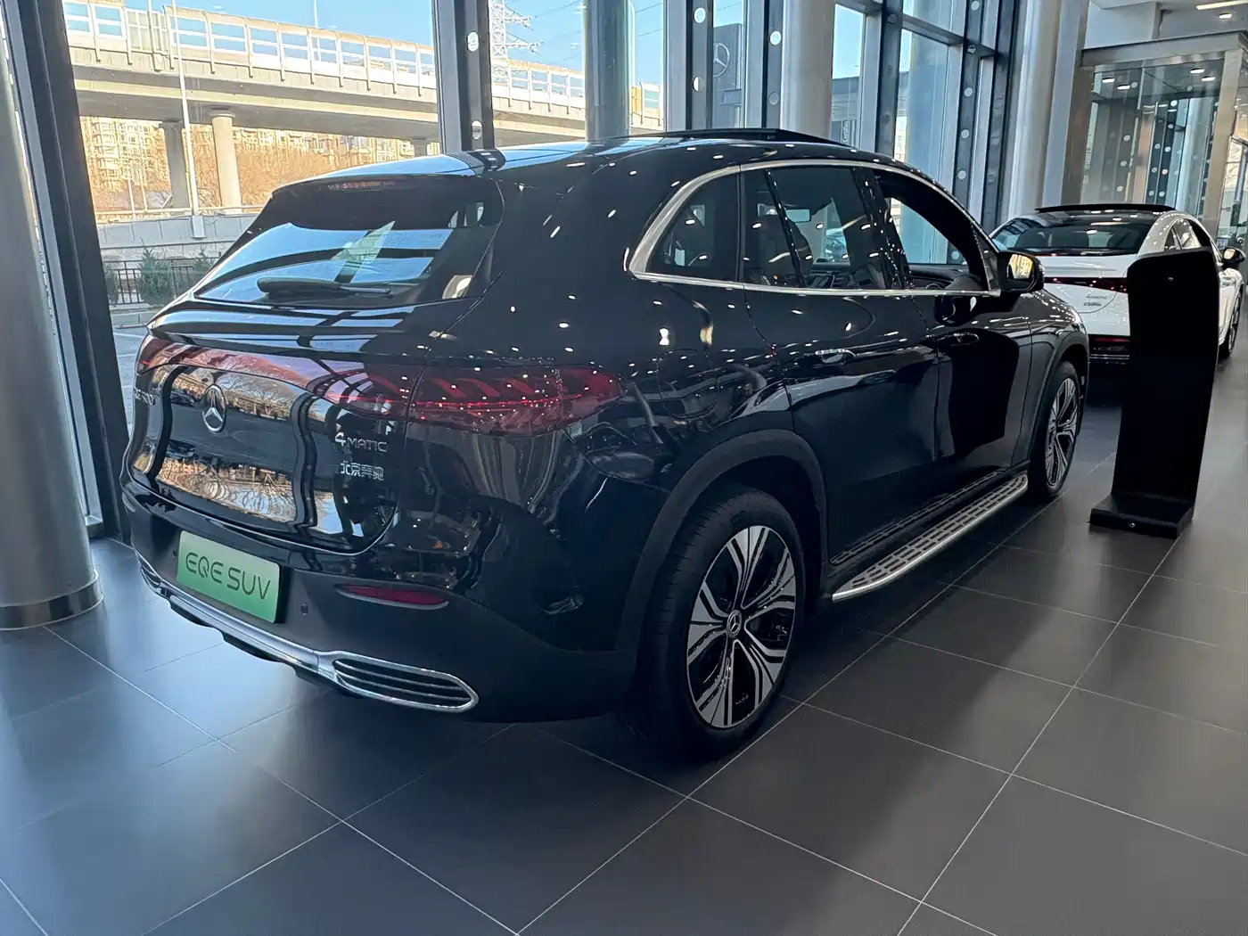 Mercedes-Benz EQE SUV 2024 500 4MATIC Pioneer Edition фото 3
