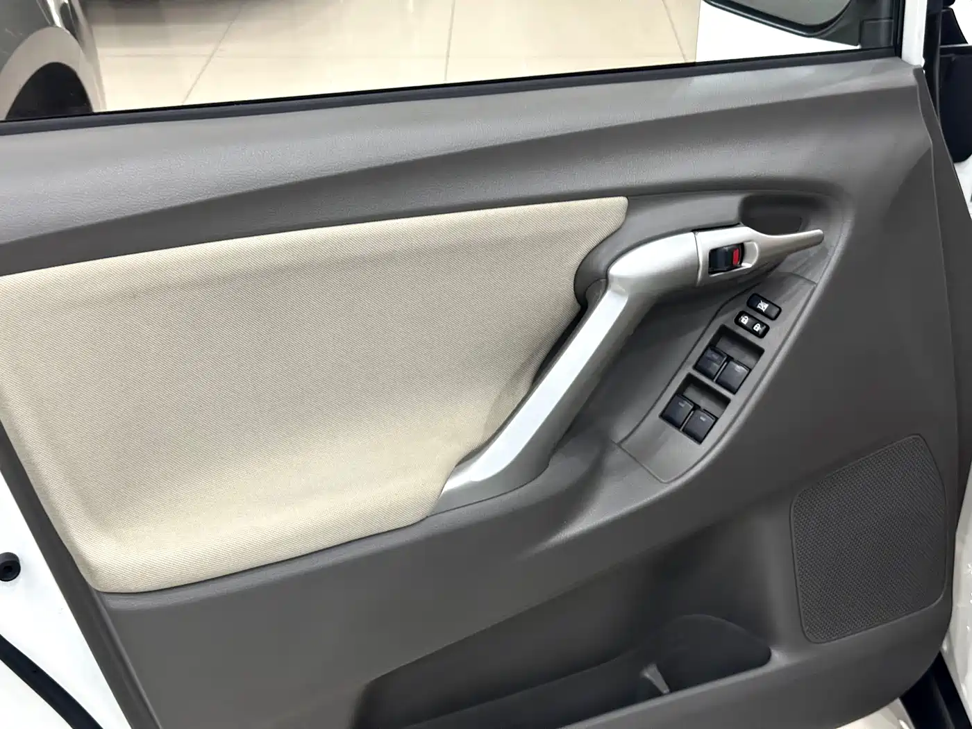 Toyota E'Z 2015 180E CVT Crossover Edition фото 25
