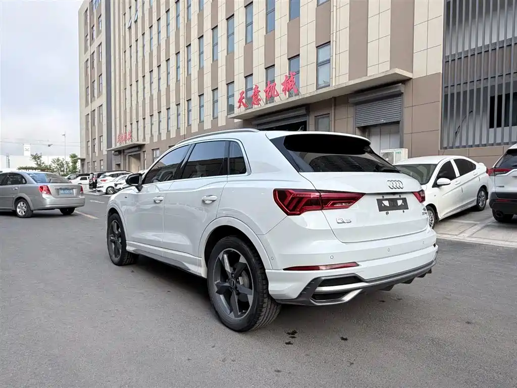 Audi Q3 2022 35 TFSI Fashion Dynamic фото 4