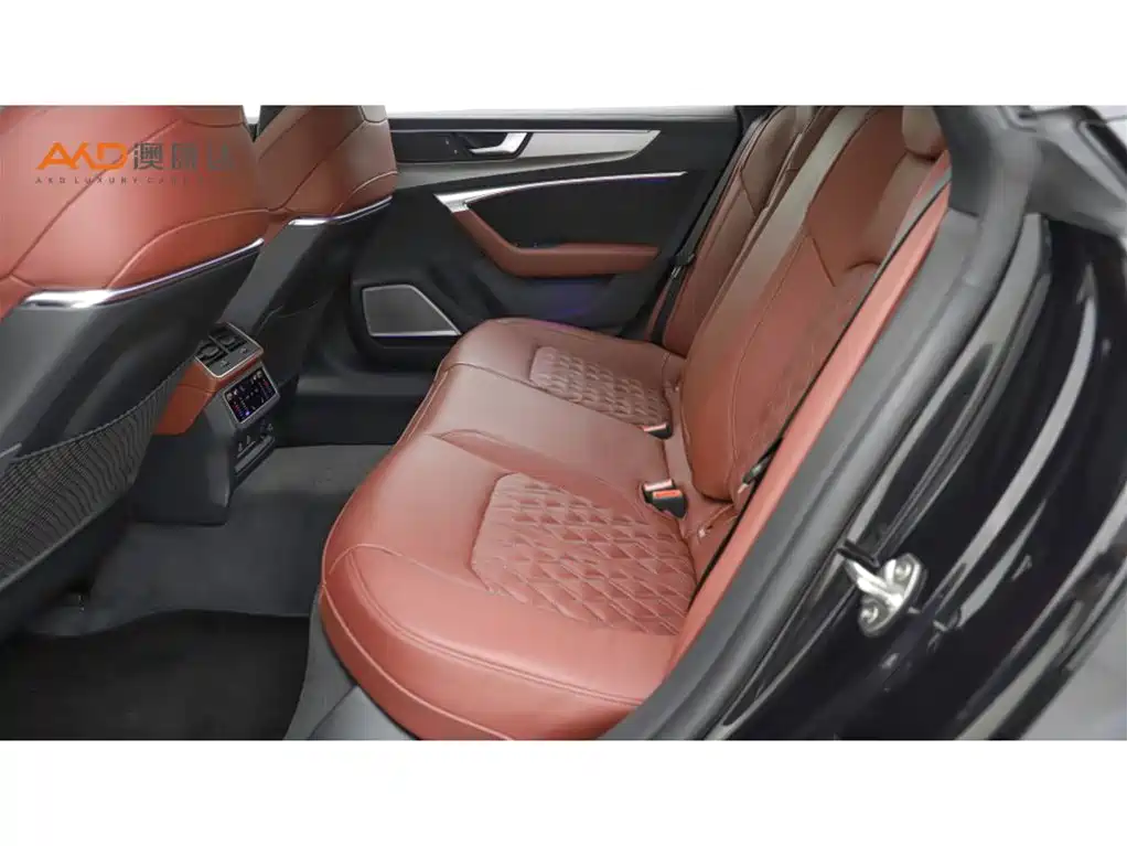 Audi A7L 2024 45 TFSI quattro S-line Black Warrior Edition фото 7