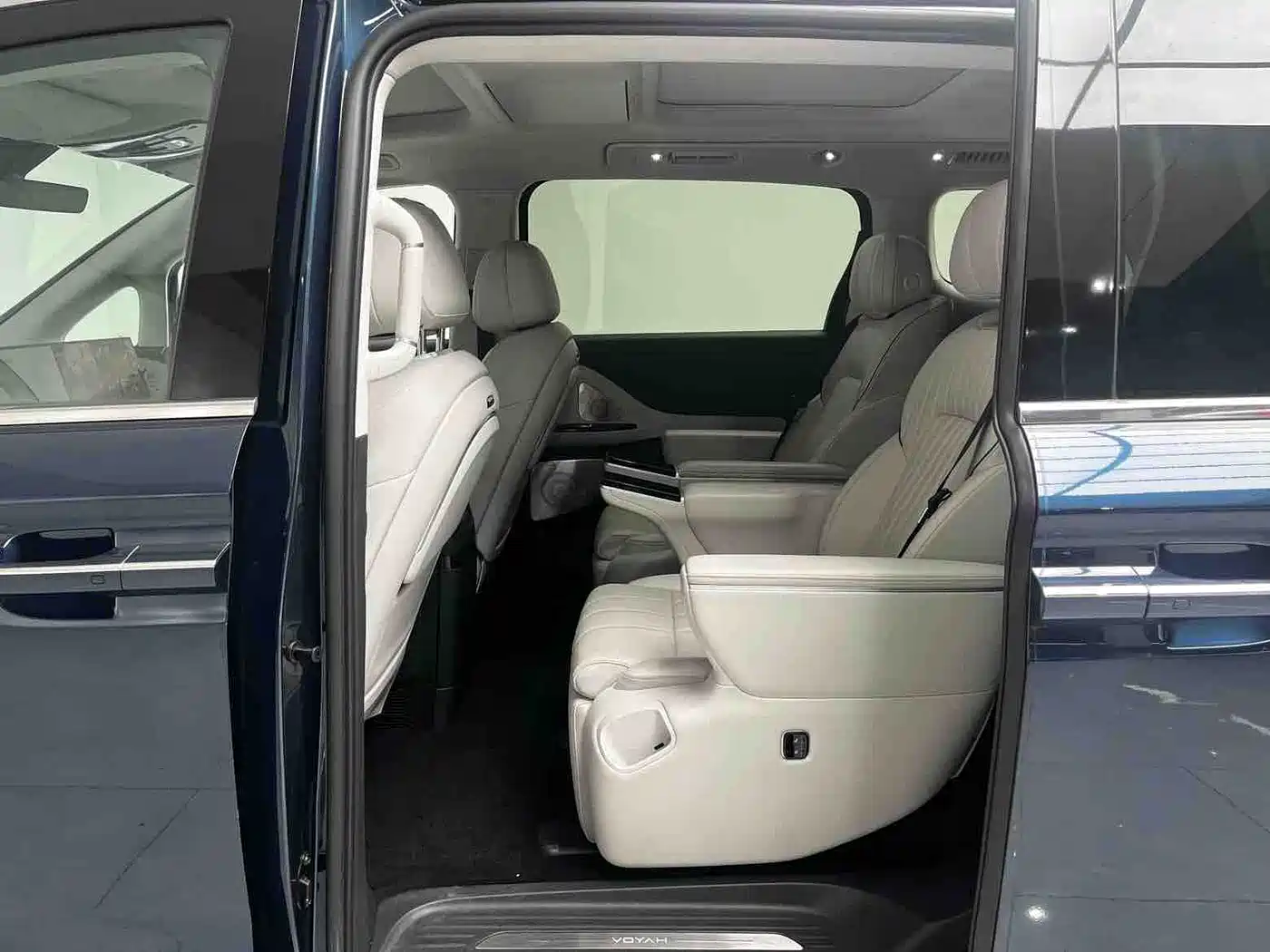 Voyah Auto Voyah Dreamer 2025 PHEV AWD Flagship Kunpeng Edition фото 5