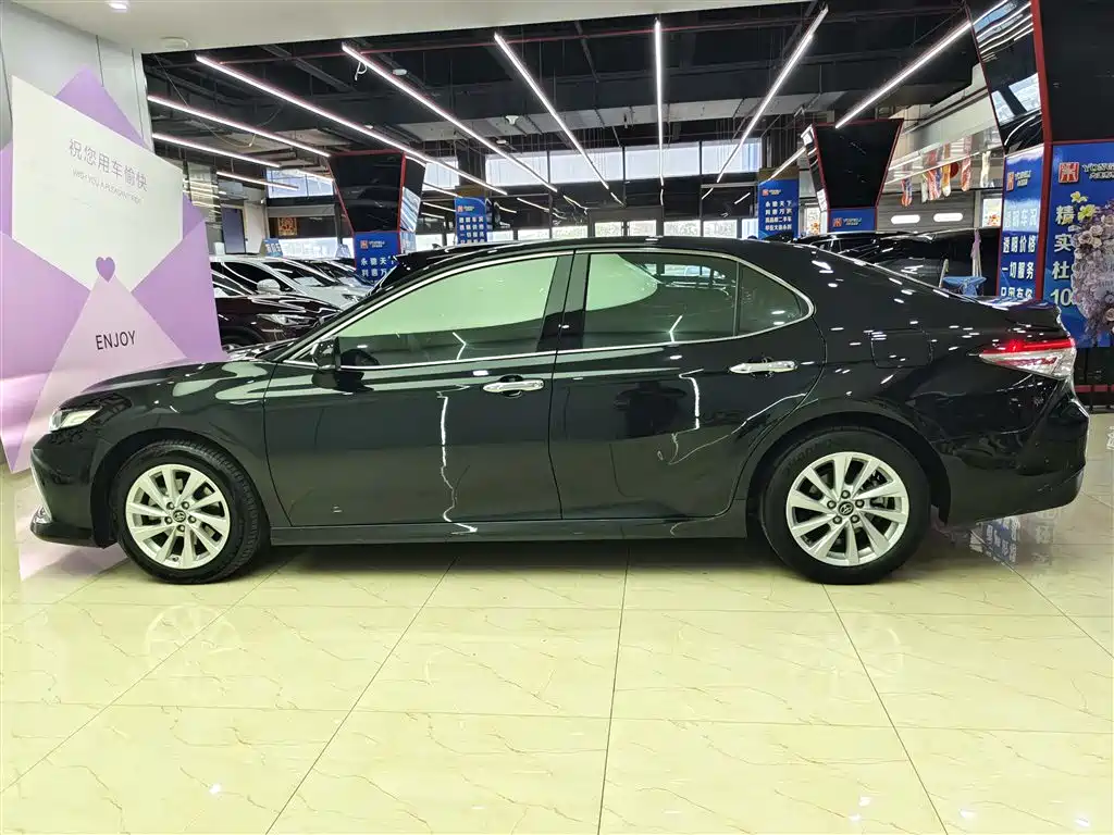 Toyota Camry 2021 Hybrid 2.5HGVP Leading Edition фото 7