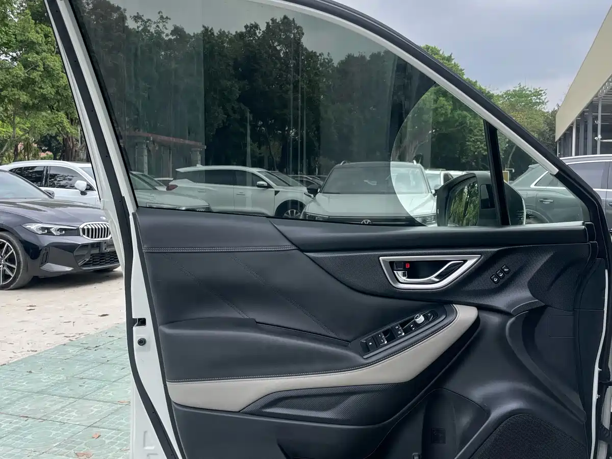 Subaru Forester 2022 2.0i AWD Flagship Edition with EyeSight фото 14