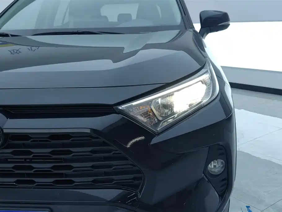 Toyota RAV4 Rongfang 2021 Hybrid 2.5L E-CVT Front-wheel Drive Elite Edition фото 5
