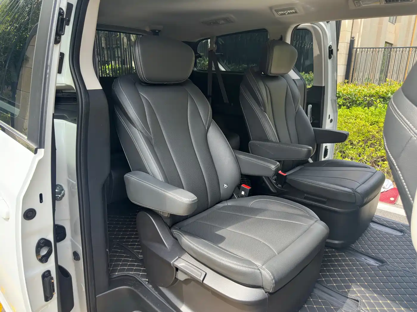 SAIC Maxus Maxus G20 2023 2023 PLUS 2.0T Gasoline Automatic Luxury Edition