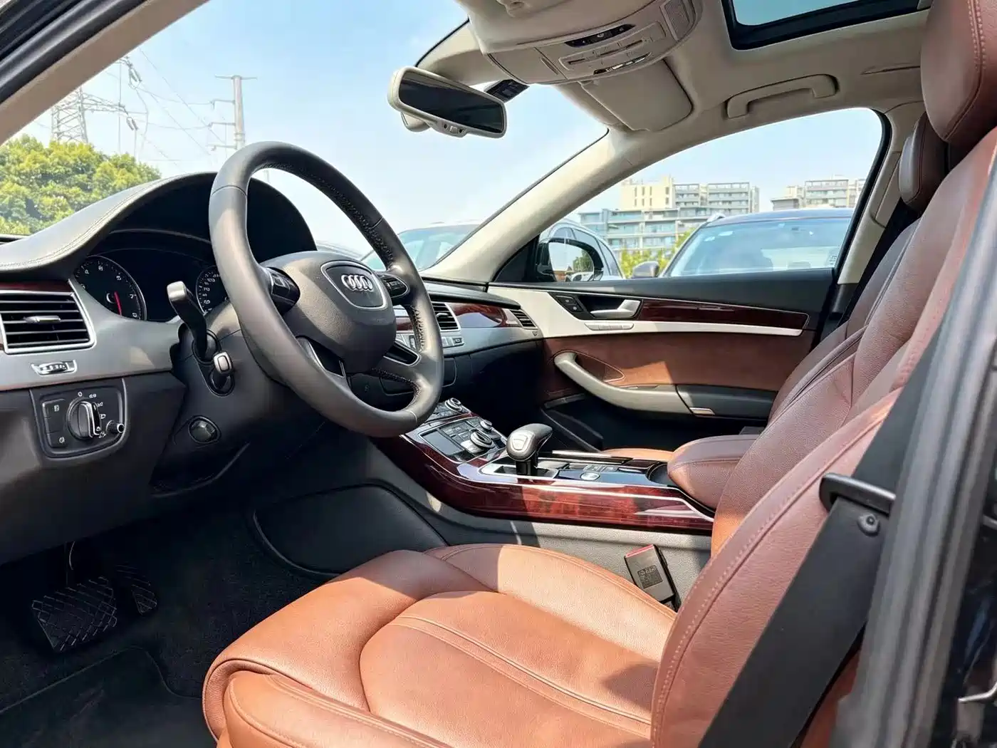 Фото 9 - Audi A8