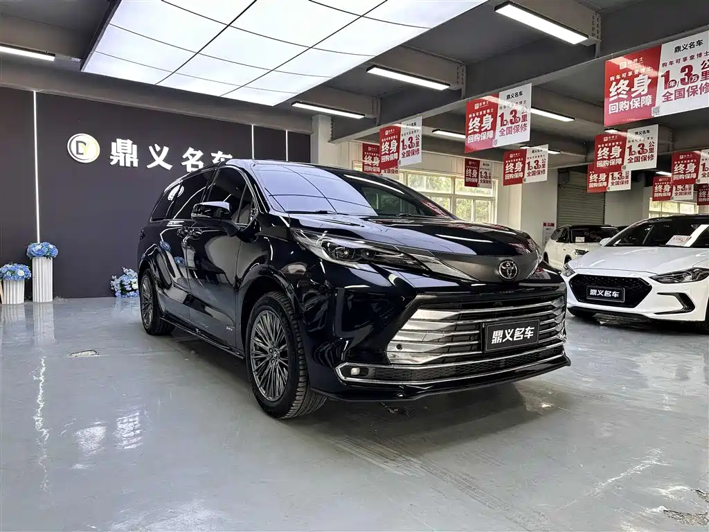 Toyota Sienna 2026 Model 2.5L Hybrid 2WD Comfort Edition фото 3