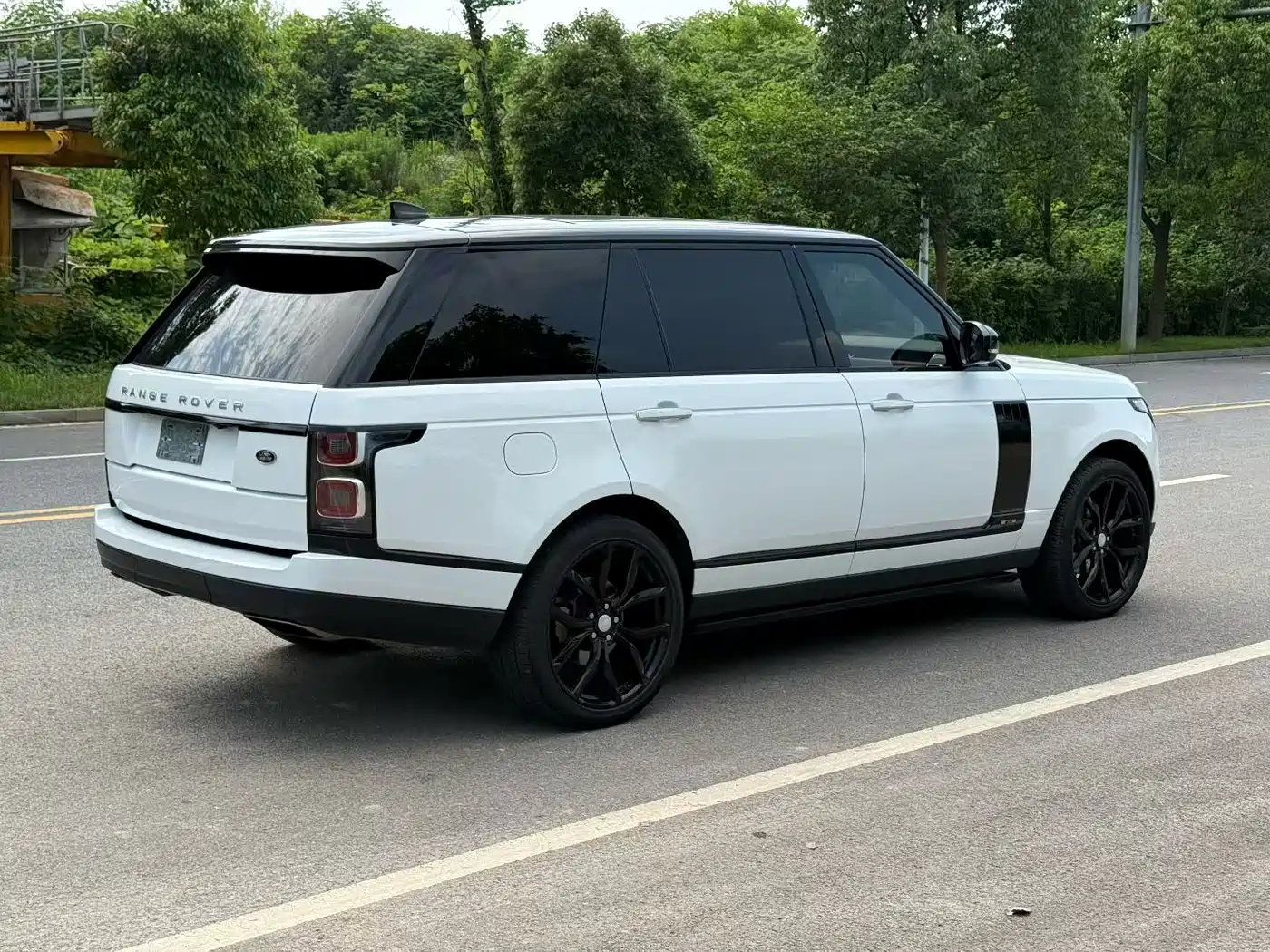 Land Rover Range Rover 2020 3.0 L6 Supreme Creation Extended Version фото 9