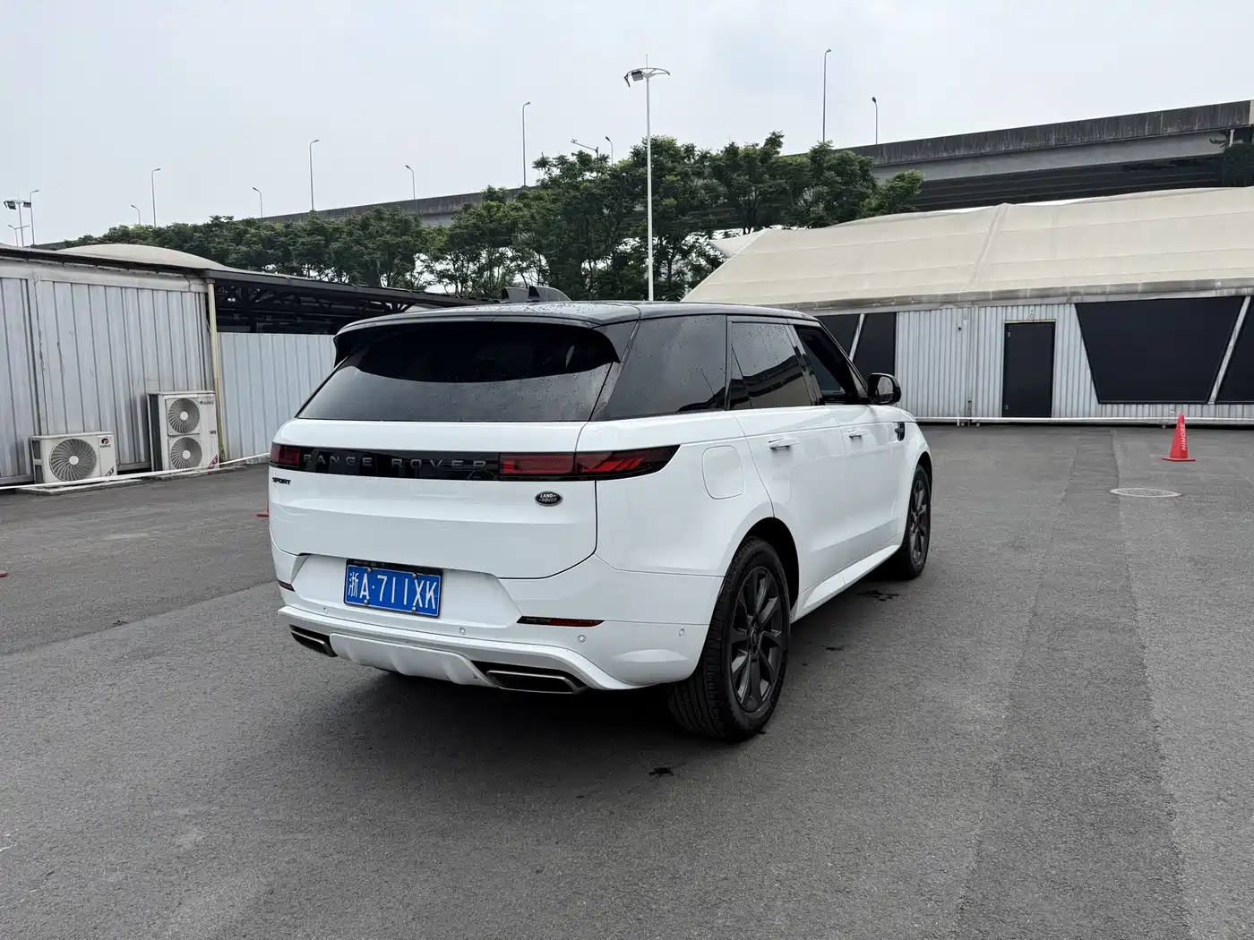 Land Rover Range Rover Sport 2023 400PS Dynamic SE фото 11