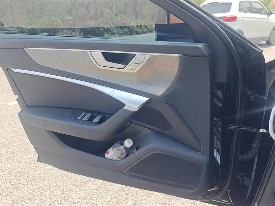 Audi A6L 2023 Facelift 40 TFSI Luxury Dynamic фото 7