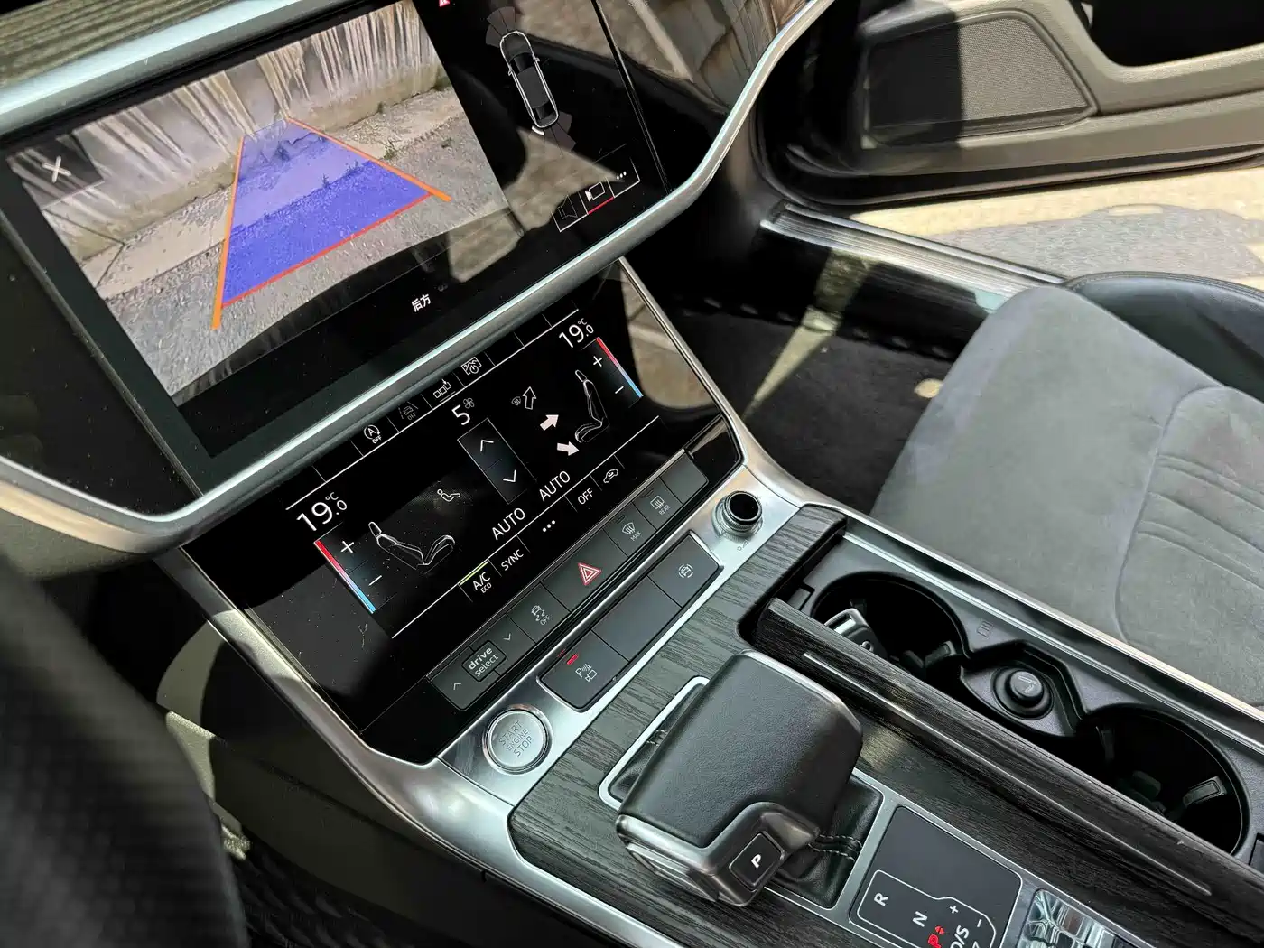 Audi A6L 2019 40 TFSI Luxury Dynamic фото 11
