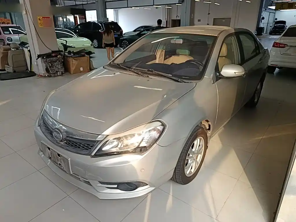 Фото 2 - BYD F3