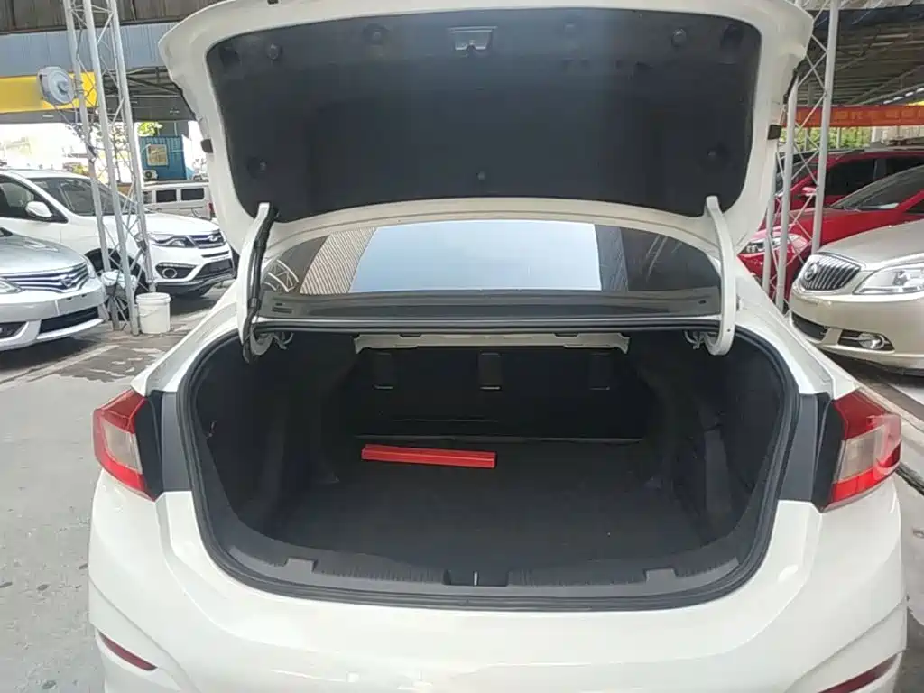 Chevrolet Cruze 2018 2018 320 Automatic Pioneer Sunroof Edition