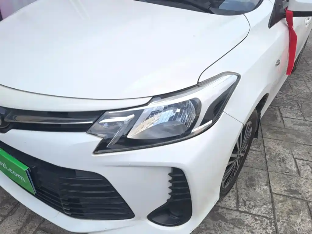 Фото 24 - Toyota Vios