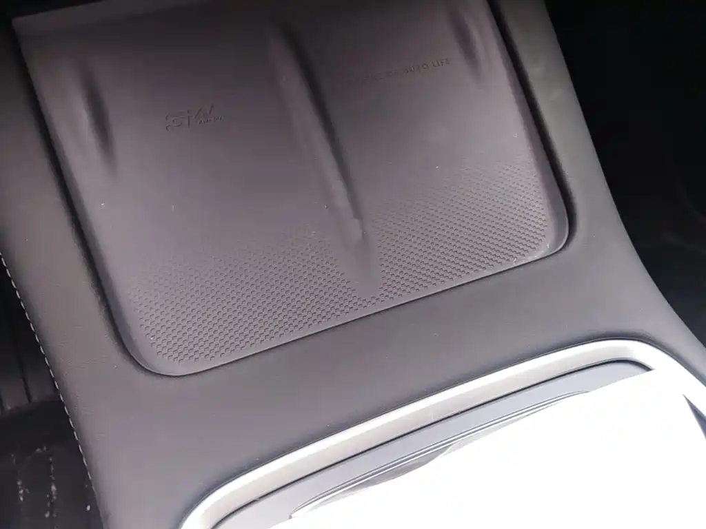 Фото 17 - Tesla Model Y