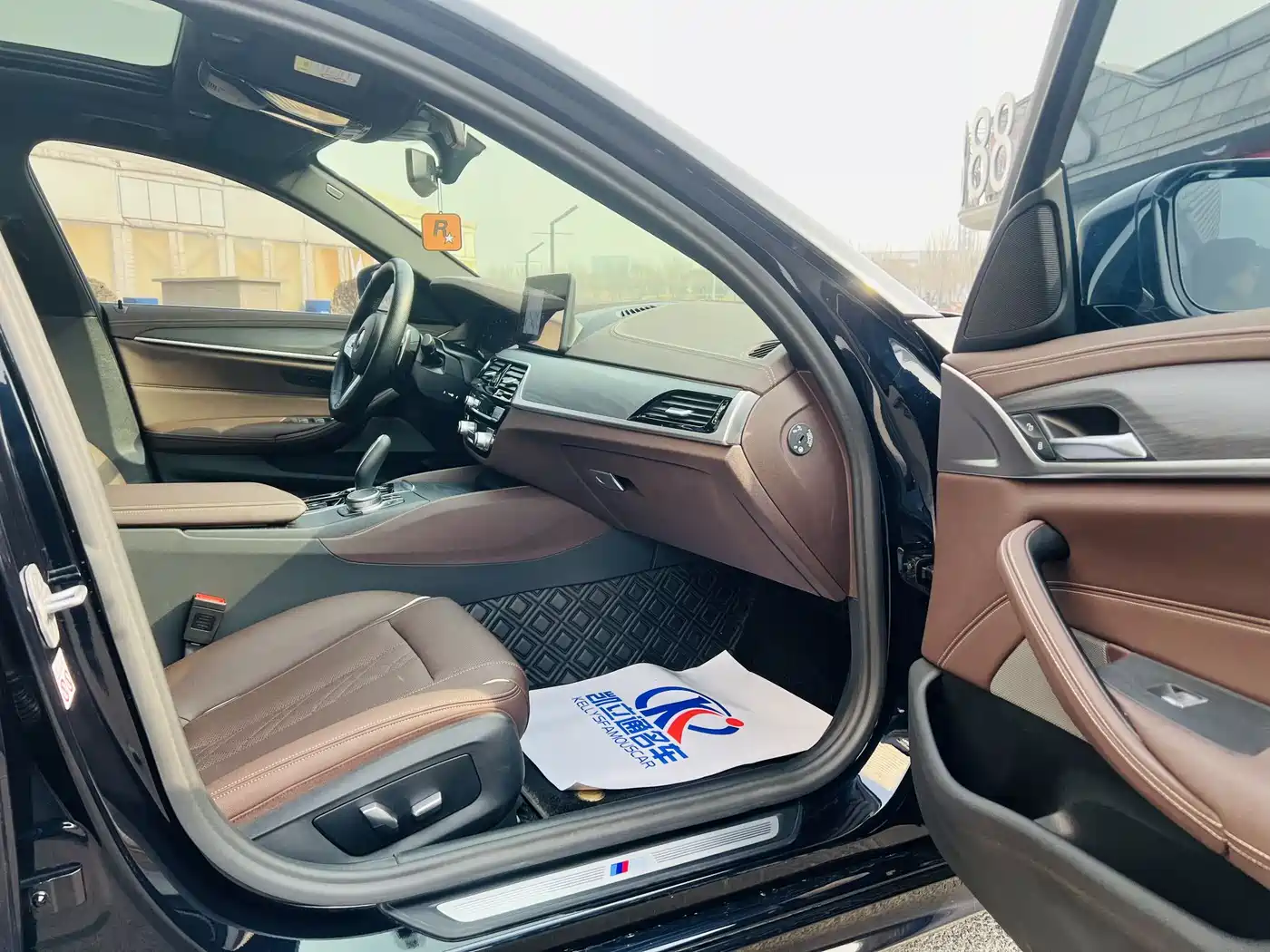 BMW 5 Series 2023 530Li xDrive M Sport Package фото 7