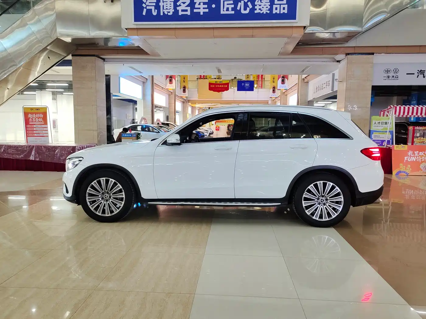 Mercedes-Benz GLC 2017 GLC 200 4MATIC фото 4