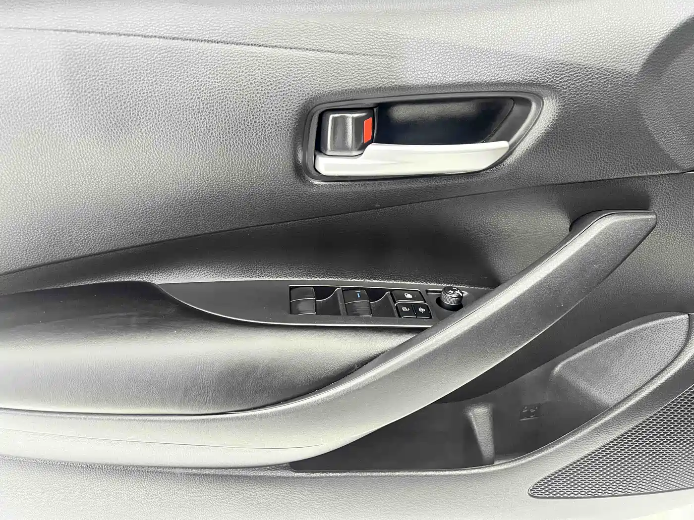 Toyota Corolla 2022 TNGA 1.5L CVT Pioneer Edition фото 8