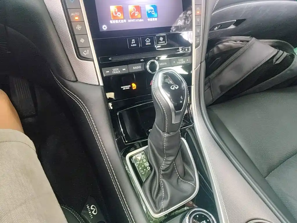 Photo 14 - Infiniti Q50L