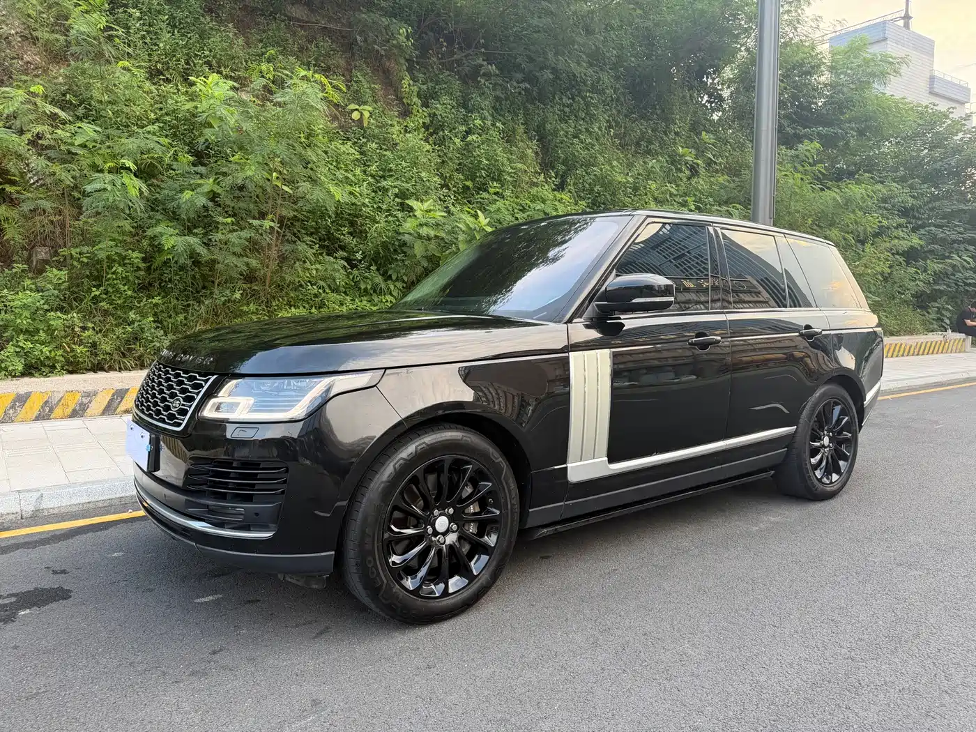 Land Rover Range Rover 2022 3.0 L6 360PS Golden Age Edition