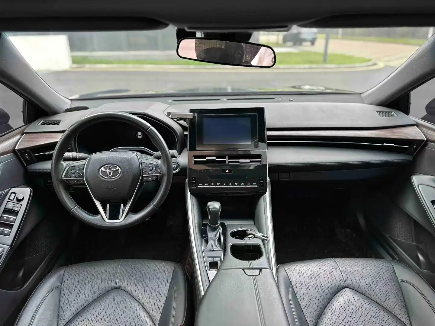 Фото 5 - Toyota Avalon