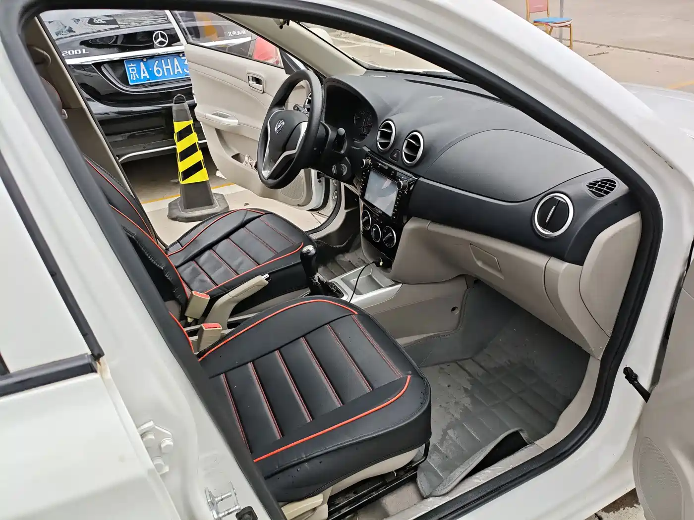Фото 7 - Changan Yuexiang V3
