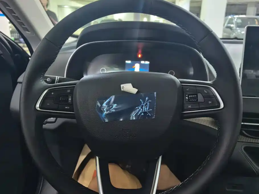 Hongqi E-QM5 2026 2025 610km PLUS