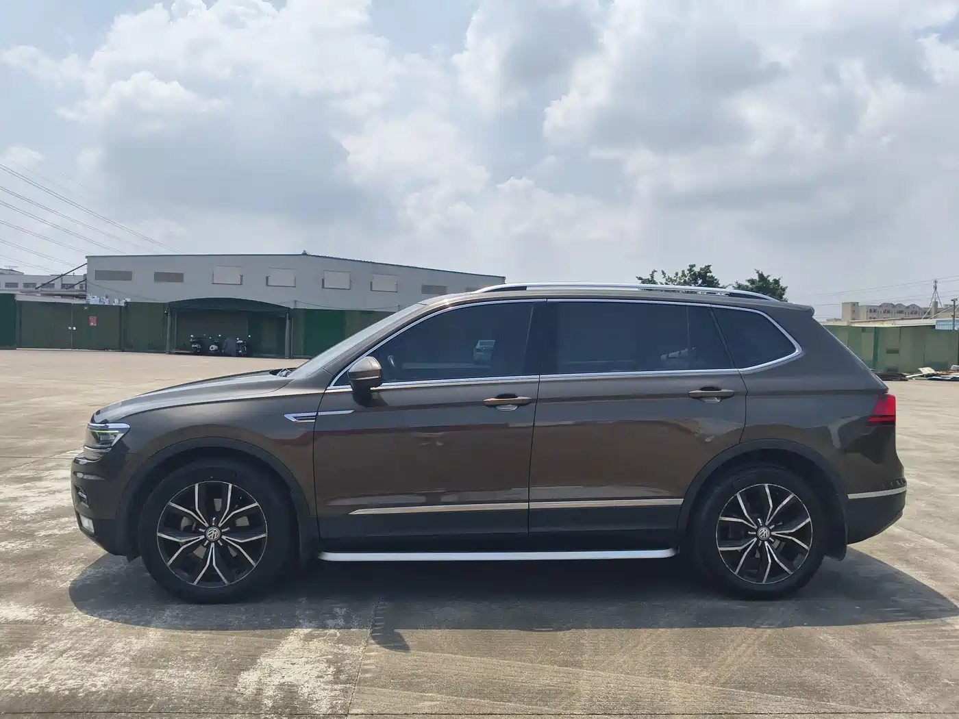 Фото 7 - Volkswagen Tiguan L