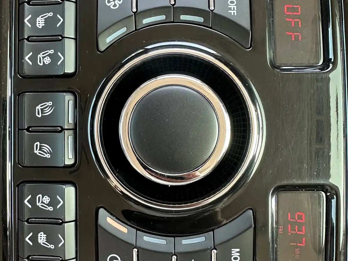 Hongqi H7 2015 2015 2.0T Luxury