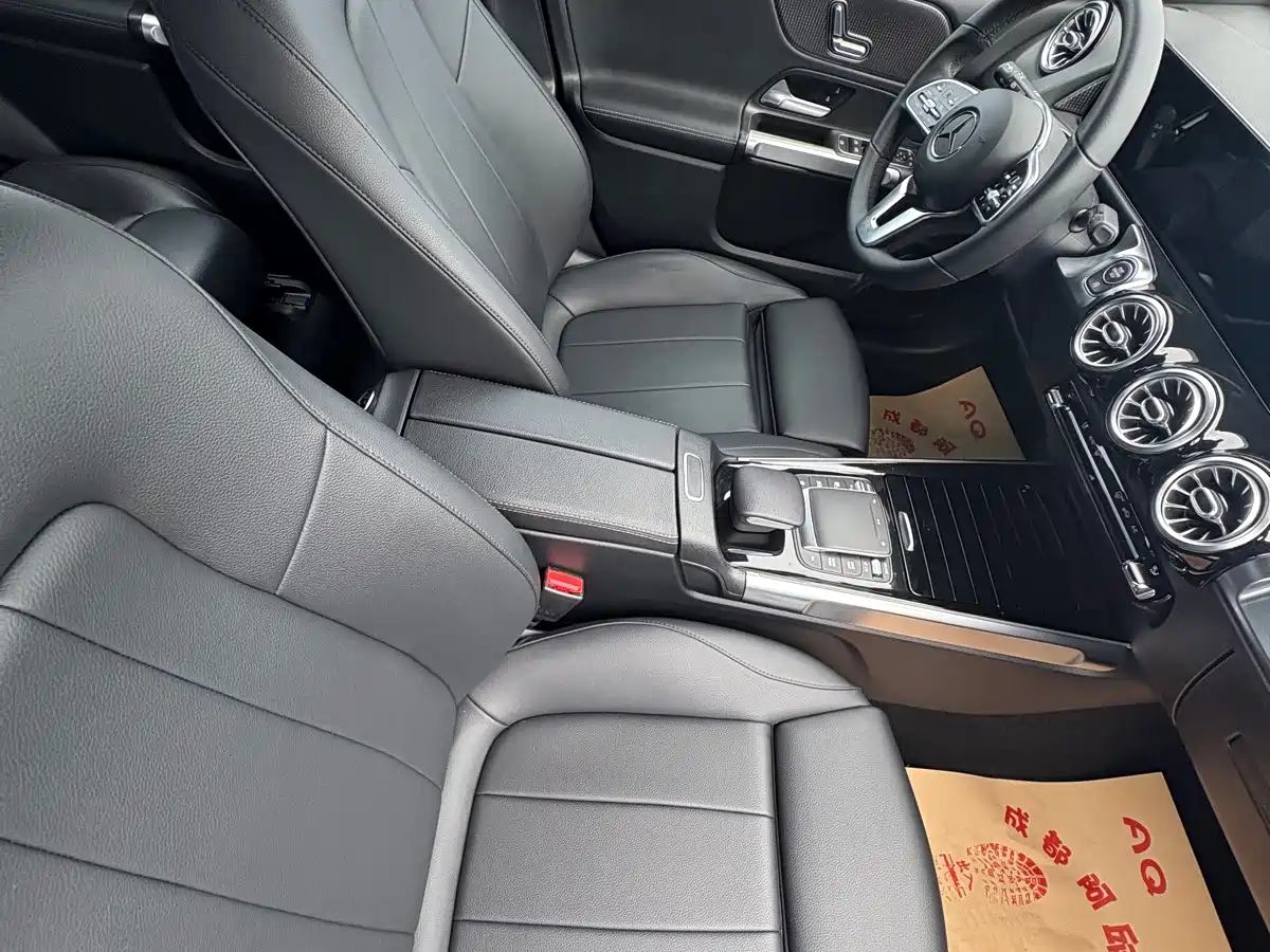 Фото 7 - Mercedes-Benz GLB