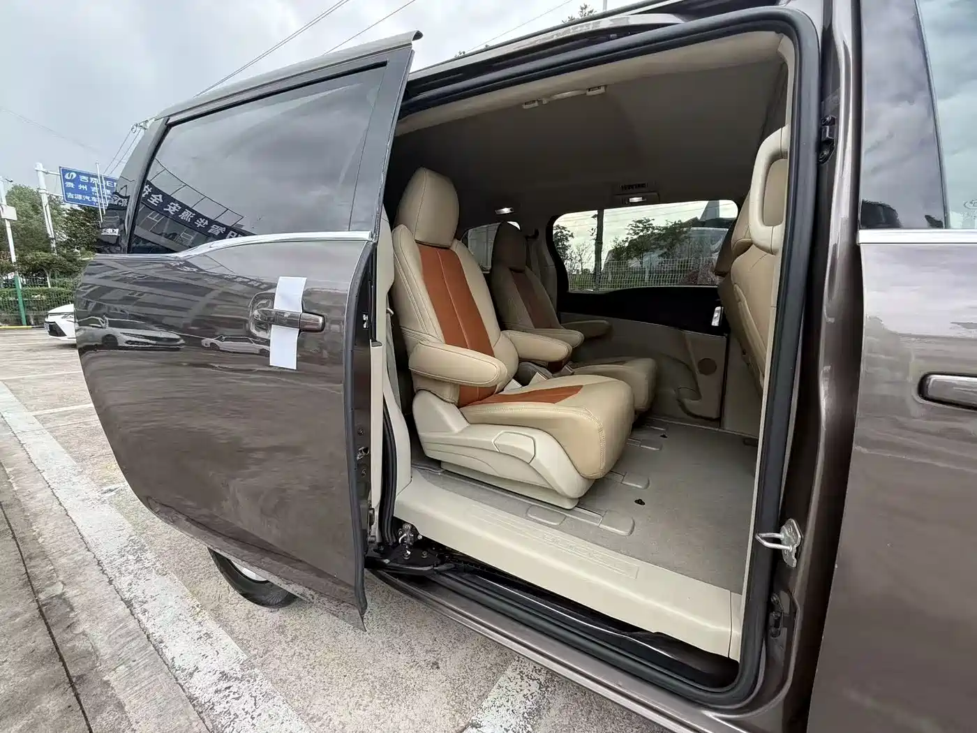 Buick GL8 2014 2.4L CT Luxury Business Comfort фото 18