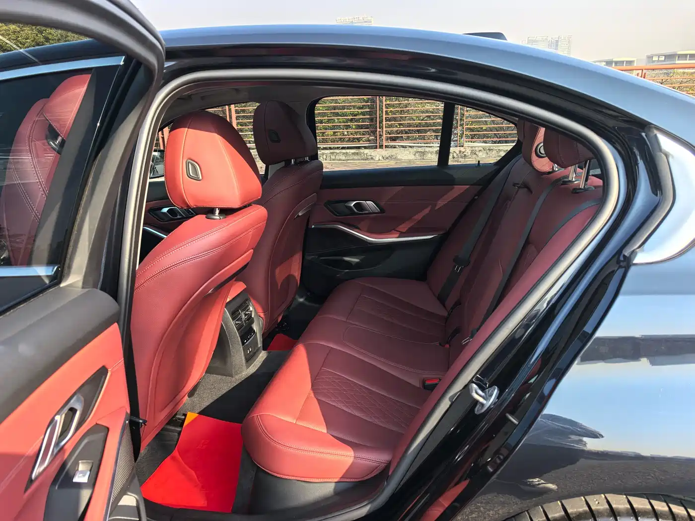 BMW 3 Series 2024 325i M Sport Package фото 5