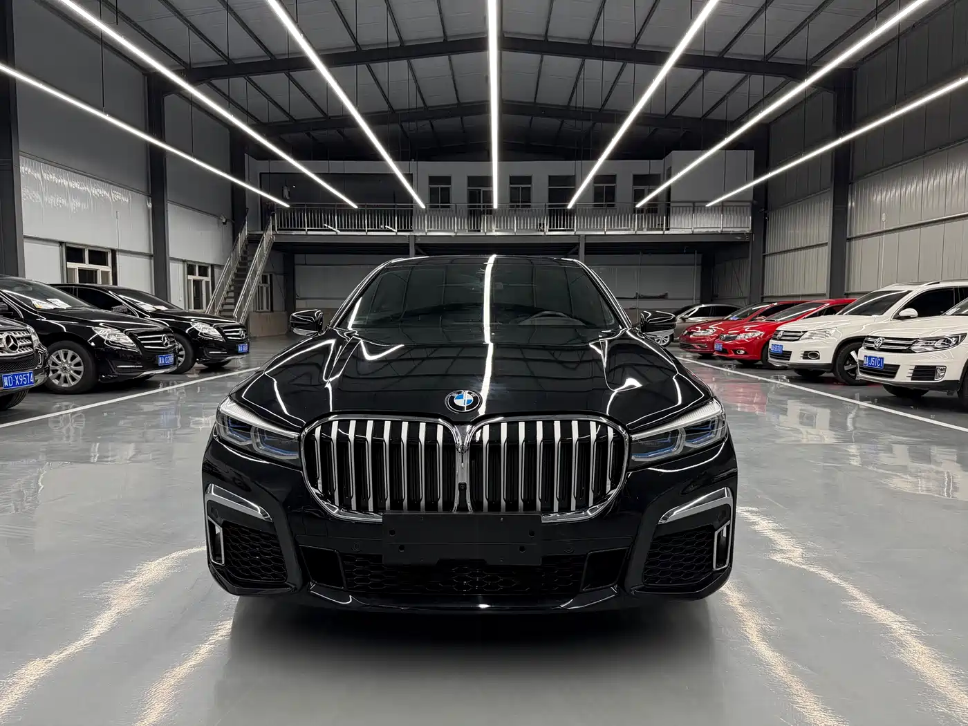 BMW 7 Series 2022 740Li Exclusive M Sport Package фото 2