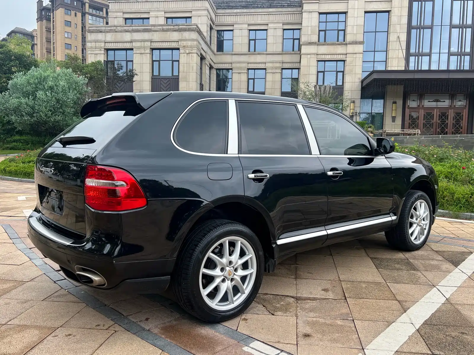 Photo 4 - Porsche Cayenne