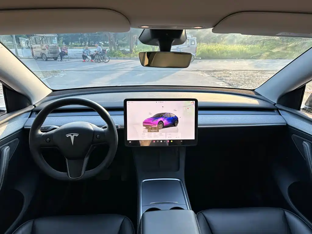 Фото 10 - Tesla Model Y