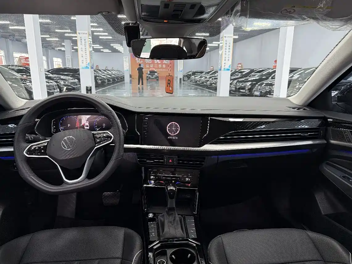 Volkswagen Passat 2024 380TSI Starlight Dragon Glory Edition фото 8