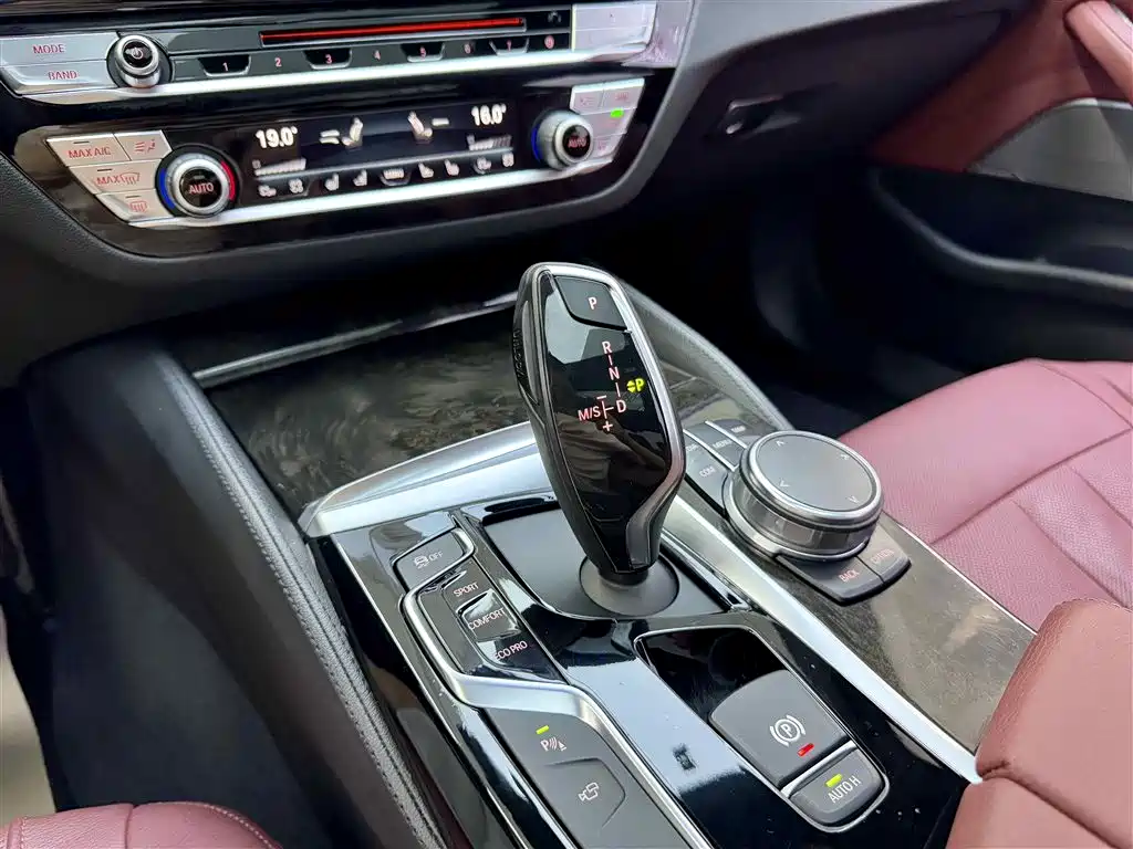BMW 5 Series 2018 Facelift 530Li Exclusive M Sport Package фото 15