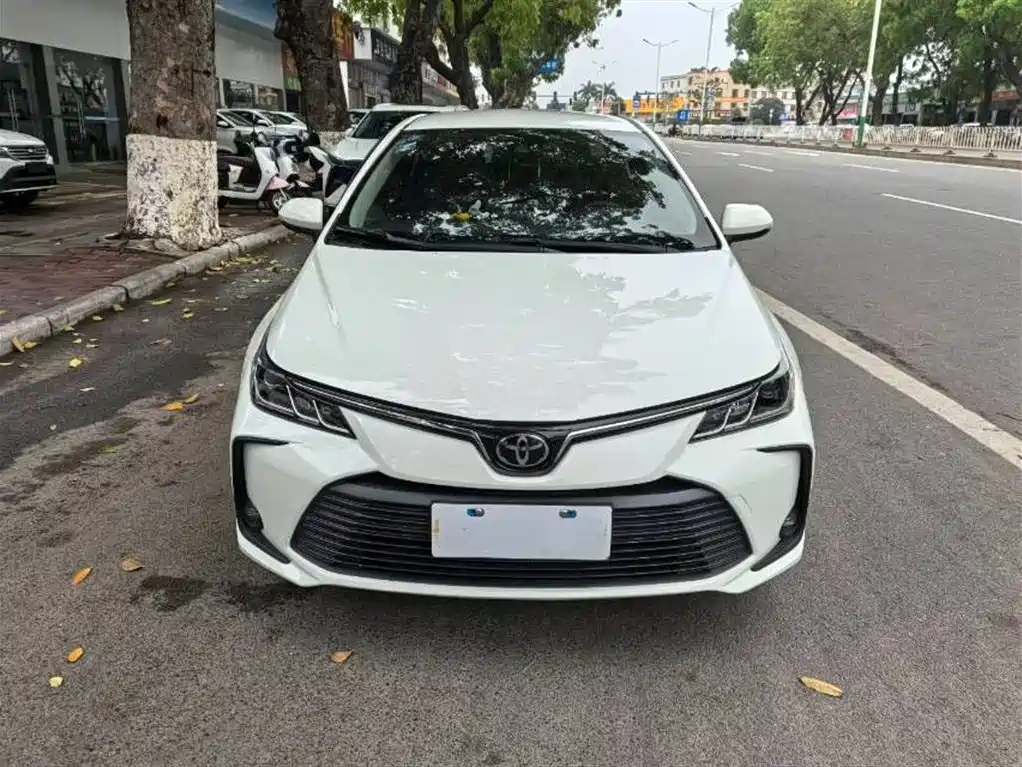 Toyota Corolla 2019 1.2T S-CVT GL Pioneer Edition фото 2