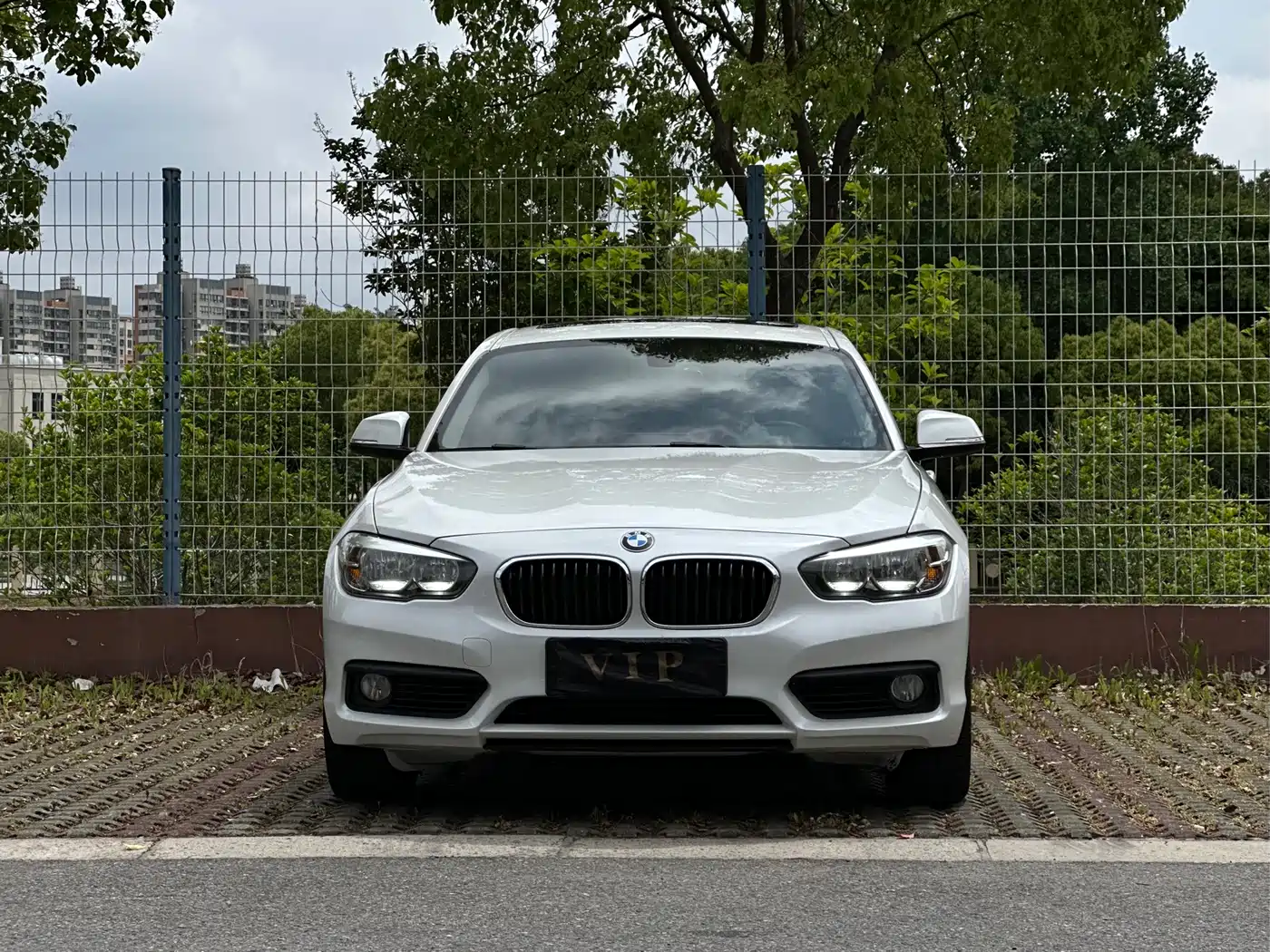 BMW 1 Series (Import) 2016 120i Sport Design Package фото 2