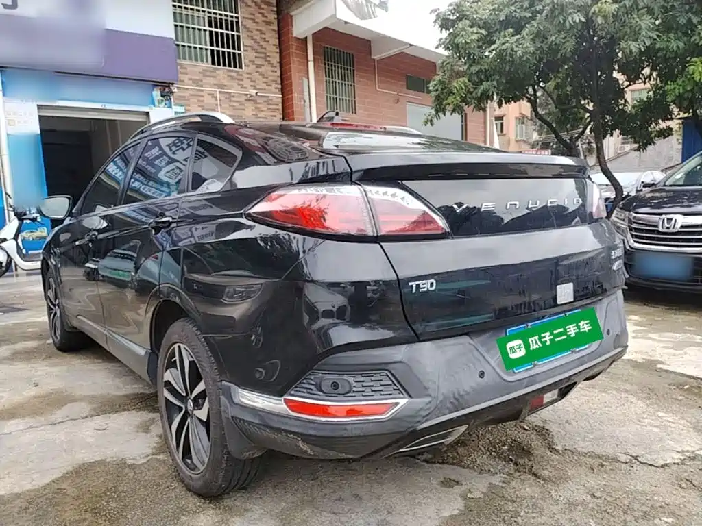 2019 Venucia T90