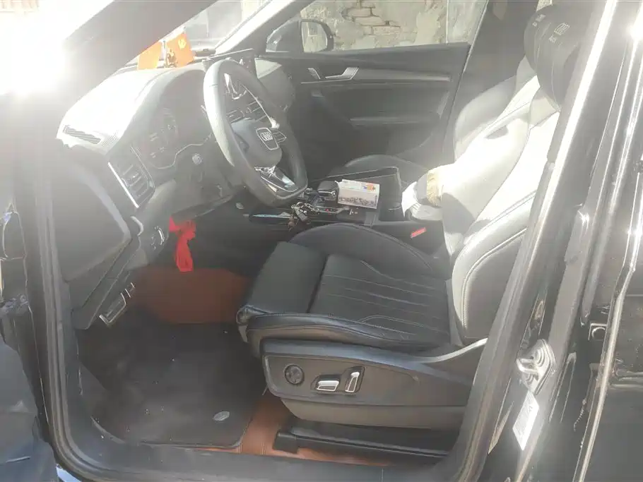 Audi Q5L 2024 Model 45 TFSI Luxury Dynamic фото 9