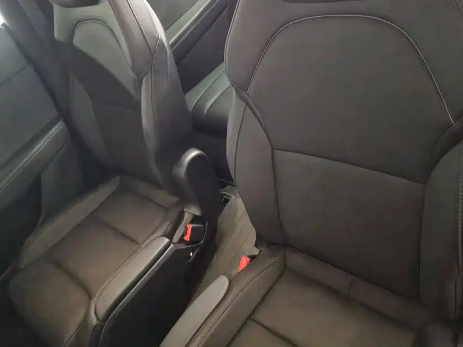 Tesla Model Y L 2026 2025 Facelift Long Range AWD